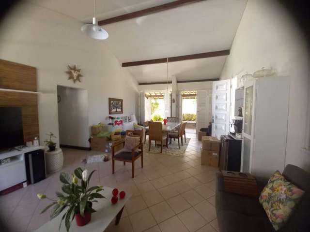 Casa térrea, 622m² de terreno, 30m da praia, em Itapuã!