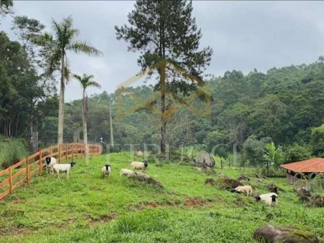 Fazenda à venda na Estrada da Serinha, 589, Bairro do Carmo, São Roque, 1300 m2 por R$ 5.600.000