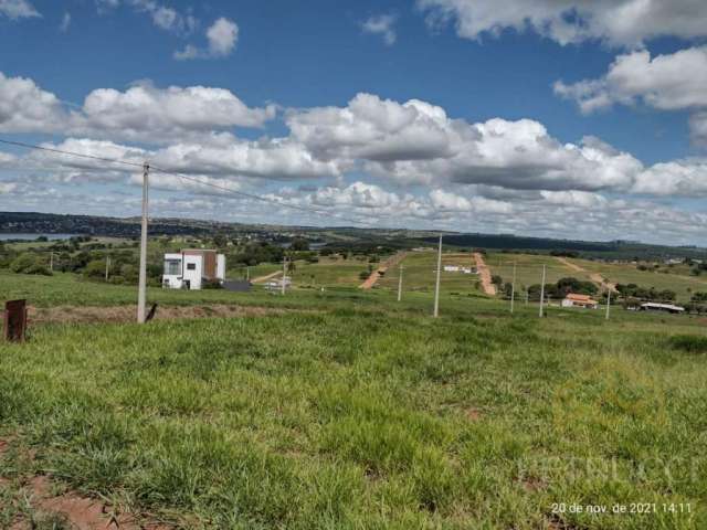 Terreno em condomínio fechado à venda na Riviera de Santa Cristina, Itaí  por R$ 110.000