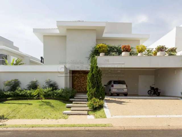 Excelente casa de 383m² de área útil no condomínio Damha II