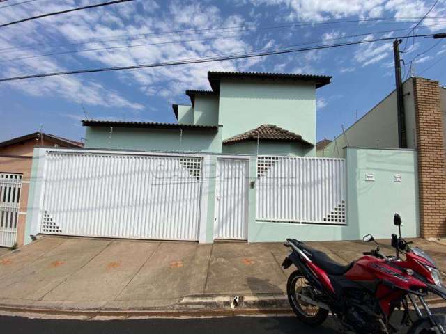 casa com 3 dormitórios sendo 1 suíte