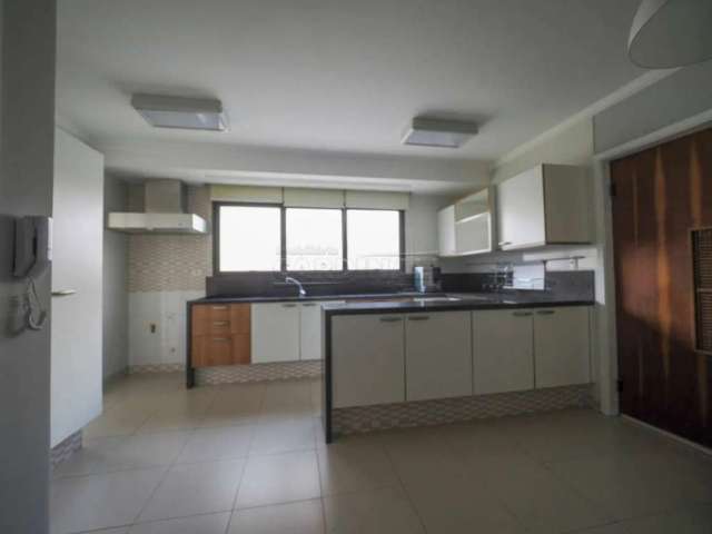 Lindo Apartamento com 226m2 sendo 1 por andar no coração do Cambuí.