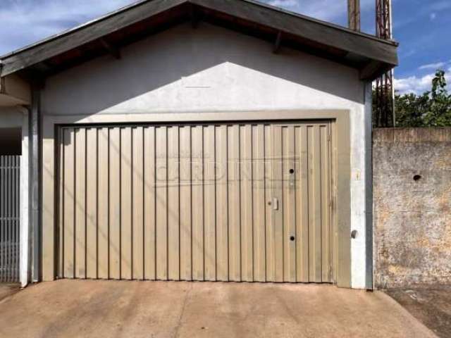 casa de três dormitórios sendo um suíte no bairro Vila Brasilia