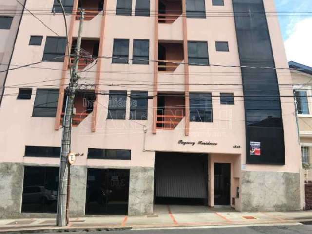 Apartamento com 1 dormitório no Jardim São Carlos próximo a Catedral em São Carlos