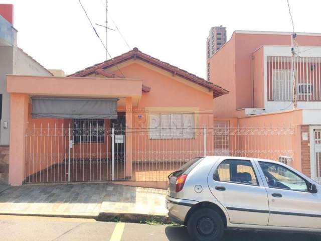 casa de 3 dormitórios sendo um suite no centro de São Carlos.