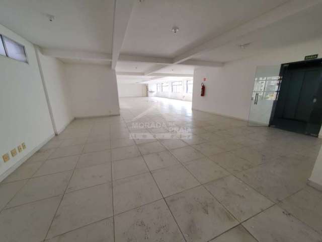 Prédio COMERCIAL no CENTRO da Guilhermina com 2.930 m², 35 Vagas, Só na Imobiliária em Praia Grande.