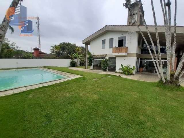 Casa Sobrado c/ Amplo Quintal Localizada na Estrada de Pernambuco.