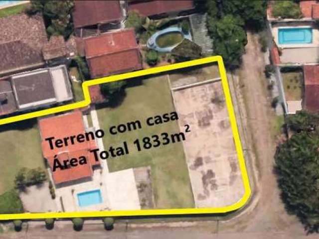 Imperdível!Terreno amplo c/casa, próximo ao Mar na Praia da Enseada.