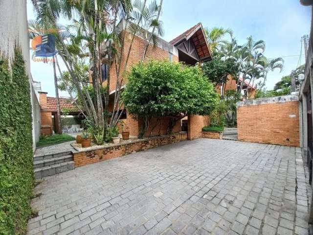 Casa Padrão para Venda em Praia da Enseada Guarujá-SP