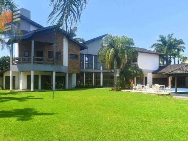 Casa em Condomínio frente praça e esquina no  Guarujá