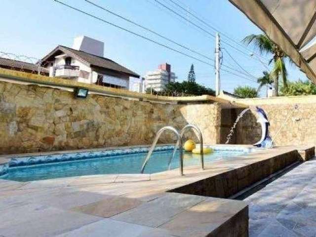 Linda Casa Excelente Localização 05 Dormitórios, Piscina na Enseada Gjá.