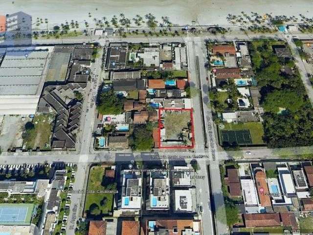 Terreno de esquina, localizado na Enseada, medindo 1.100m², a 100mts do mar, oportunidade para Investidores