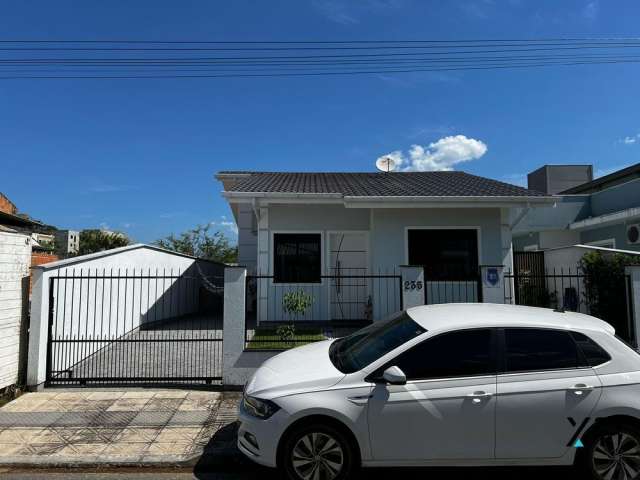 Casa no Bela Vista com 3 quartos sendo 1 suíte, 2 banheiros e 1 vaga de garagem