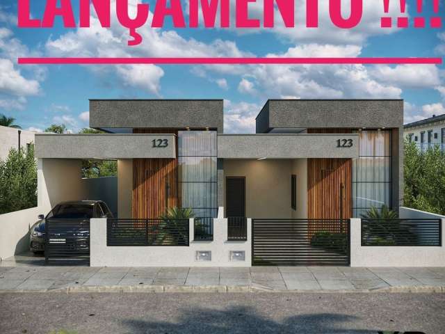 Casa no Real Parque com 2 quartos sendo 1 suíte, 2 banheiros e 1 vaga de garagem