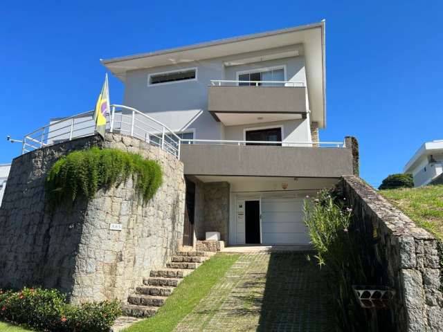 Casa para venda tem 320 metros quadrados com 3 quartos em Pedra Branca - Palhoça - SC