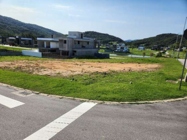 Lote no Reserva da Pedra,  Pedra Branca com 375m²