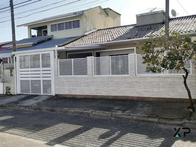 Casa no Madri com 2 quartos, 2 banheiros e 4 vagas de garagem