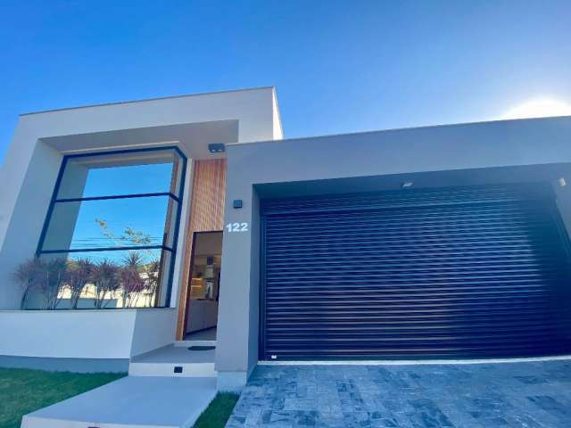 Casa na Praia de Fora com 3 quartos sendo 1 suíte, 2 banheiros e 2 vagas de garagem