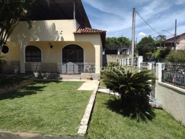 Casa com 3 quartos à venda na Rua Alagoinha, Jardim Sulacap, Rio de Janeiro, 200 m2 por R$ 950.000