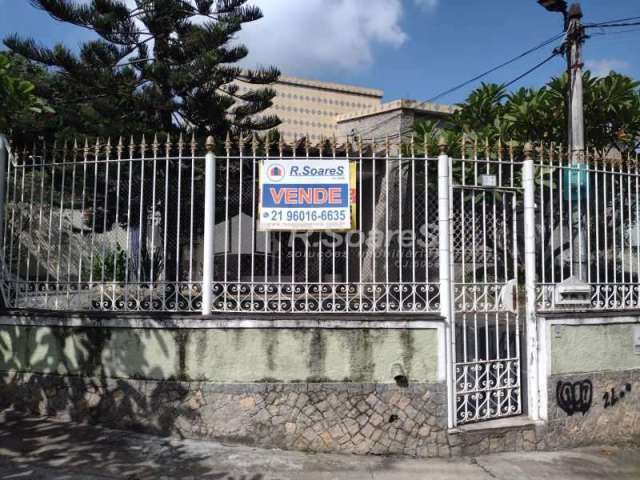 Casa com 3 quartos à venda na Rua Jabitaca, Vila Valqueire, Rio de Janeiro, 195 m2 por R$ 857.500