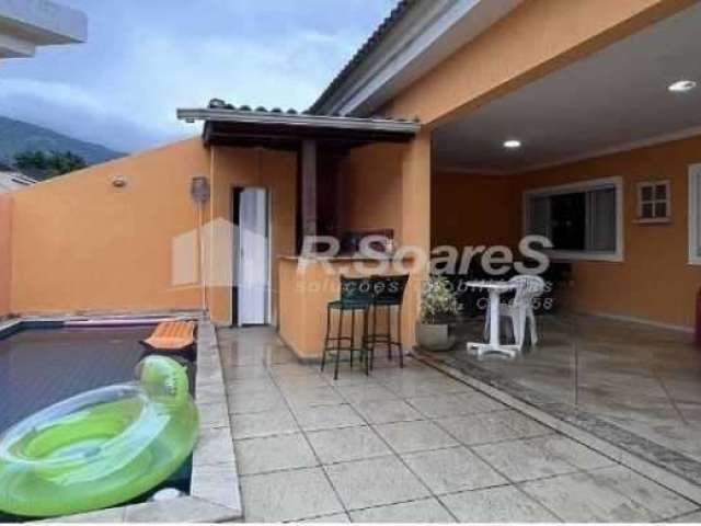 Casa em condomínio fechado com 3 quartos à venda na Rua Lagoa Bonita, Vargem Grande, Rio de Janeiro, 200 m2 por R$ 565.000