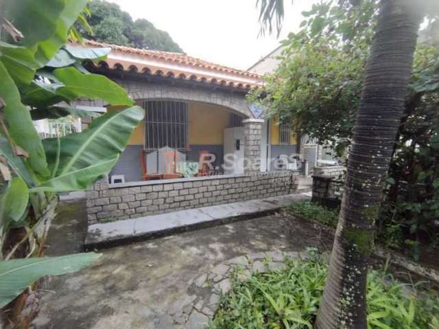 Casa com 3 quartos à venda na Rua Doutor Carlos Gross, Praça Seca, Rio de Janeiro, 230 m2 por R$ 275.000