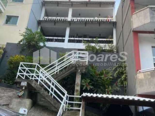 Casa em condomínio fechado com 3 quartos à venda na Rua Arci de Farias, Vila Valqueire, Rio de Janeiro, 330 m2 por R$ 850.000