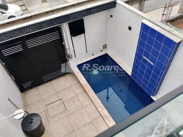 Casa em condomínio fechado com 3 quartos à venda na Avenida Carlos Pontes, Jardim Sulacap, Rio de Janeiro, 150 m2 por R$ 580.000