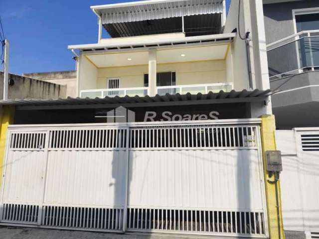 Casa com 3 quartos à venda na Rua Carumbé, Realengo, Rio de Janeiro, 228 m2 por R$ 330.000