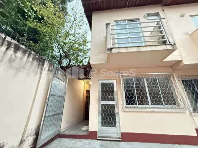 Casa em condomínio fechado com 2 quartos à venda na Rua Latife Luvizaro, Marechal Hermes, Rio de Janeiro, 57 m2 por R$ 260.000