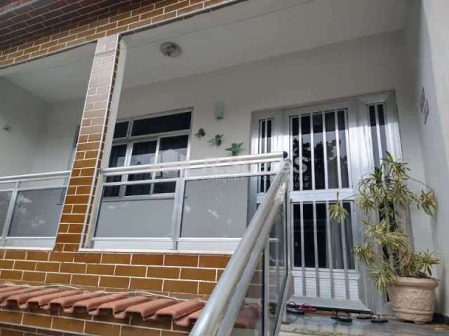 Casa com 2 quartos à venda na Rua Alfredo Bastos, Realengo, Rio de Janeiro, 120 m2 por R$ 190.000