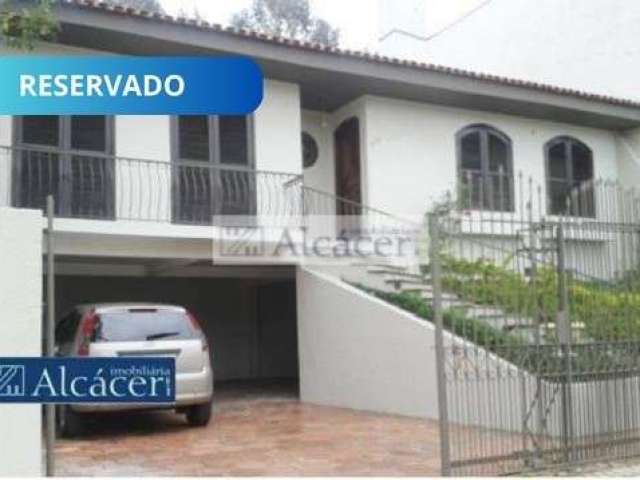 Casa Comercial com 8 quartos  para alugar, 220.00 m2 por R$4600.00  - Merces - Curitiba/PR