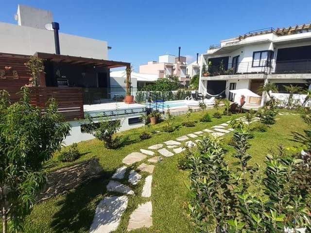 Casa com Terreno Amplo e Piscina Aquecida