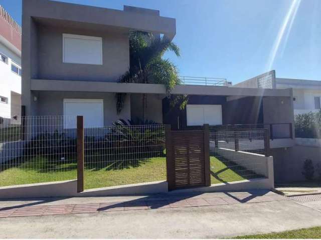 Casa com piscina em Garopaba SC - Loteamento Panorâmico