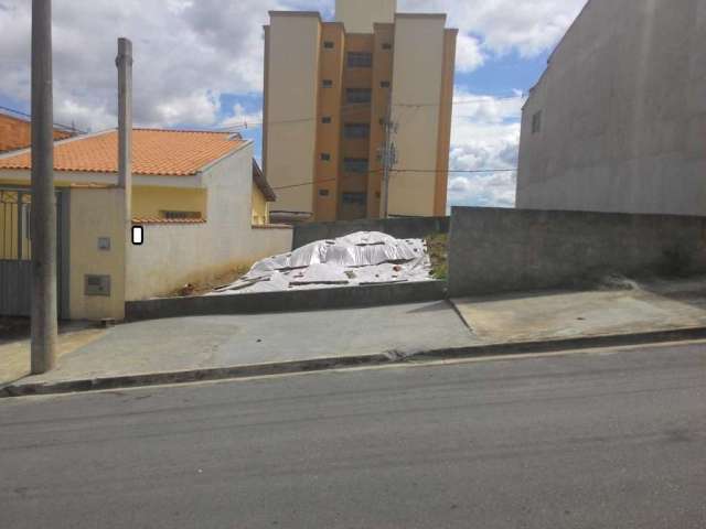 Terreno à venda no Parque Industrial Araucarea, Caieiras  por R$ 160.000