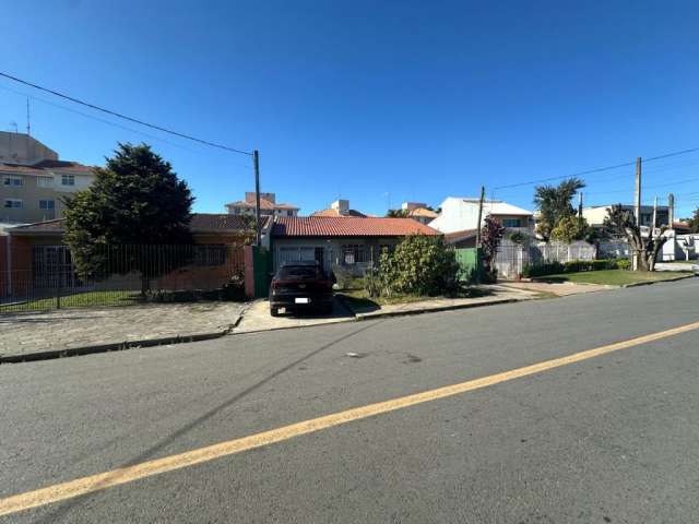 Casa à venda com edícula nos fundos no Fazendinha