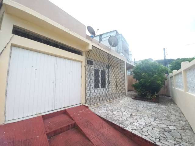 Casa com 3 Quartos para Aluguel ou Venda no Bonfim ( Cidade Baixa )