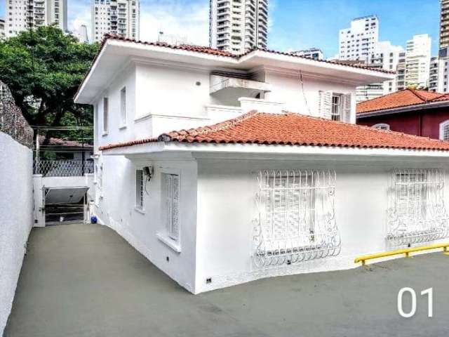 Casa comercial com 8 salas à venda na ITAMARATY, 208, Pacaembu, São Paulo por R$ 2.650.000