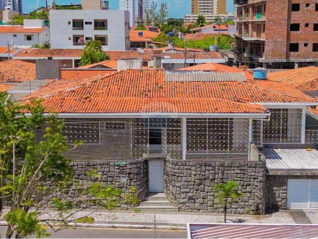 Casa à Venda com 4 quartos sendo 2 suítes, 406m²  no Bairro dos Estados, João Pessoa - PB