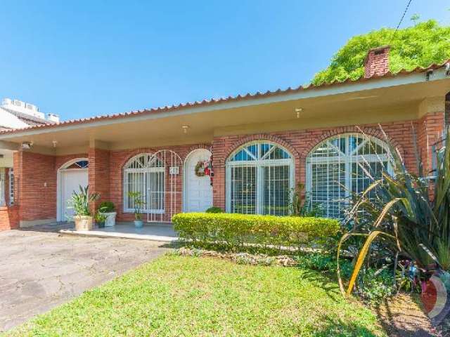 Casa com 4 quartos à venda na COPACABANA, 218, Vila Assunção, Porto Alegre por R$ 1.699.000