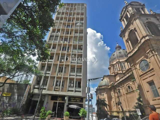 Apartamento com 3 quartos à venda na Rua Duque de Caxias, 1191, Centro Histórico, Porto Alegre por R$ 1.130.000