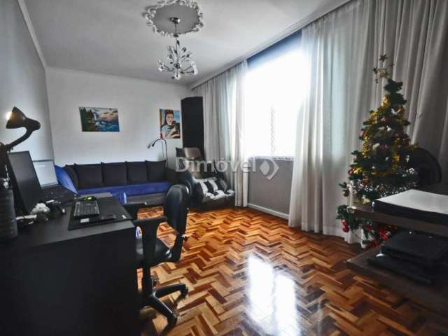 Apartamento com 3 quartos à venda na Rua Jerônimo Coelho, 59, Centro Histórico, Porto Alegre por R$ 585.000