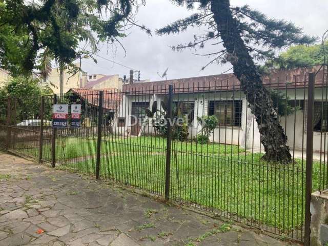 Casa com 3 quartos à venda na Rua Chico Pedro, 789, Camaquã, Porto Alegre por R$ 750.000