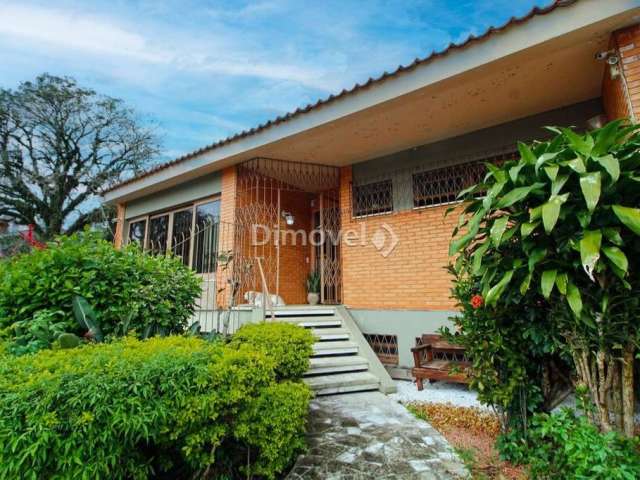 Casa com 3 quartos à venda na Rua Hipólito da Costa, 107, Menino Deus, Porto Alegre por R$ 749.000