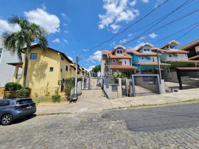 Casa em condomínio fechado com 3 quartos à venda na PADRE JOAO BATISTA REUS, 2133, Tristeza, Porto Alegre por R$ 570.000