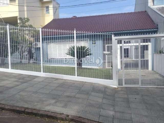 Casa com 3 quartos à venda na Rua Professor Clemente Pinto, 159, Medianeira, Porto Alegre por R$ 930.000