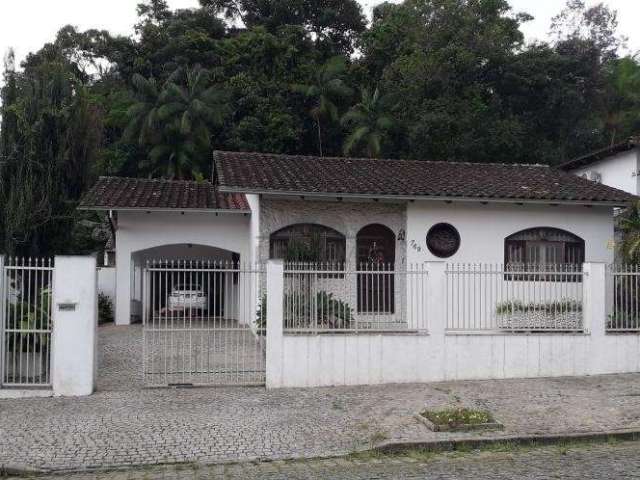 CASA no ANITA GARIBALDI com 3 quartos para VENDA, 170 m²