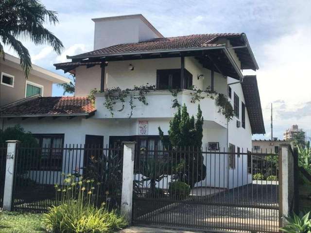 CASA no ANITA GARIBALDI com 4 quartos para VENDA, 296 m²