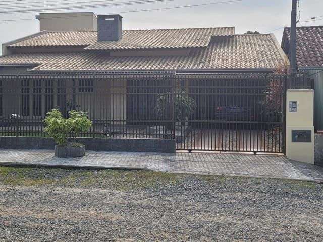 Casa sozinha no terreno na Praia Alegre!