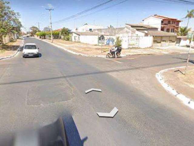 terreno de esquina na QSC 7 frente pista do meio, abaixo da SAMDU, TAGUATINGA DF